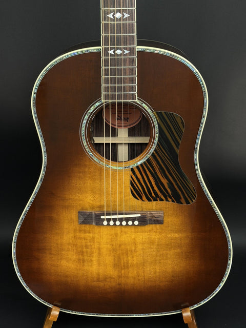Gibson Custom Limited Edition Advanced Jumbo Anniversary - Cremona Burst with Gold Hardware