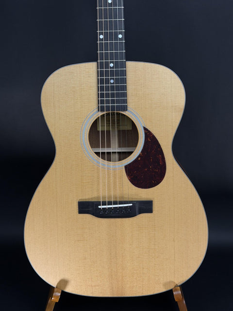Eastman E1OM - Natural -