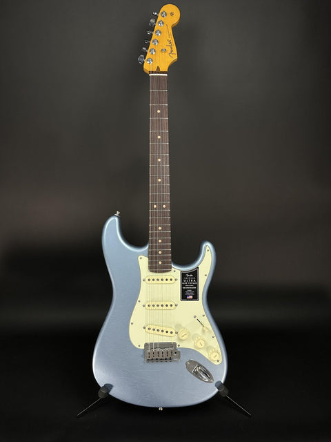 Fender Ultra Luxe Vintage '60s Stratocaster - Ice Blue Metallic -