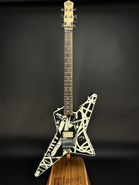 2015 EVH Striped Series Star - Black & White -