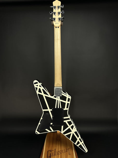2015 EVH Striped Series Star - Black & White -