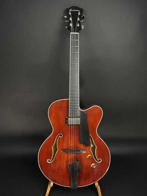Eastman AR503CE Archtop Classic Finish -