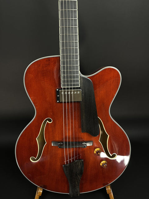 Eastman AR503CE Archtop Classic Finish -