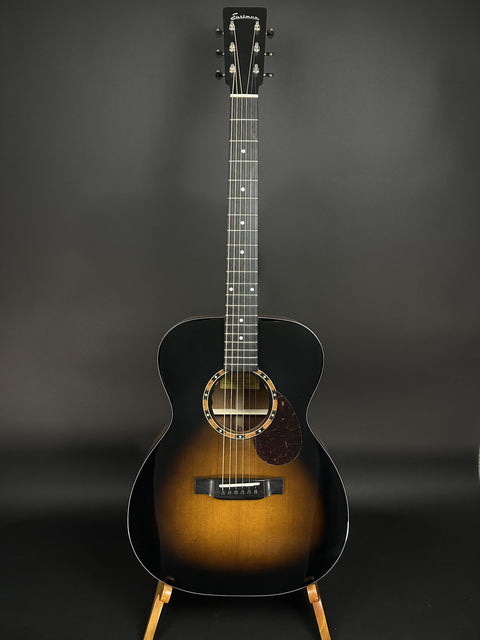 Eastman E2OM-DLX-SB -