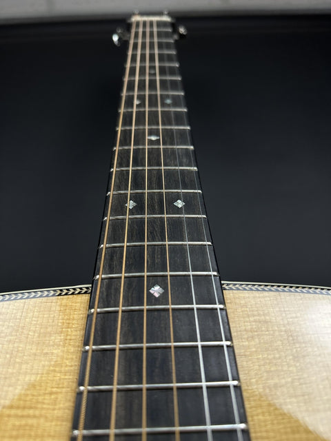 Eastman E8OM-TC Acoustic Guitar -