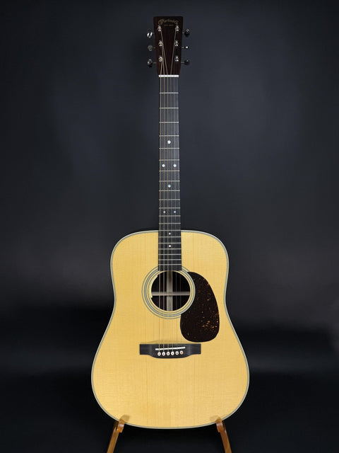 Martin D-28e Acoustic-Electric Guitar w/LR Baggs -