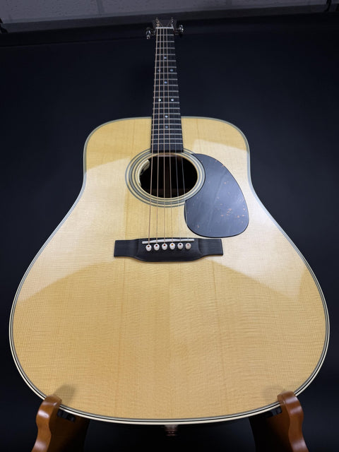 Martin D-28e Acoustic-Electric Guitar w/LR Baggs -