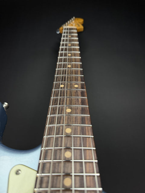 Fender Ultra Luxe Vintage '60s Stratocaster - Ice Blue Metallic -