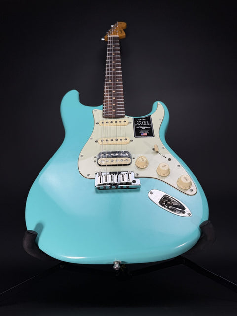 Fender Ultra Luxe Vintage '60s Stratocaster HSS - Sea Foam Green -