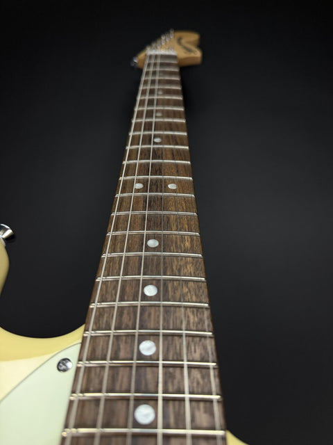 Squier Paranormal Stratocaster Deluxe - Vintage White