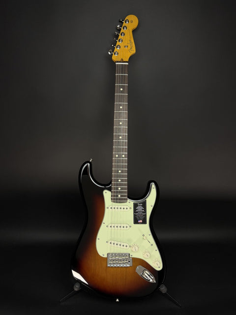 Fender Limited Edition American Professional Classic Stratocaster Featuring the Fender Silent System - 3-Color Sunburst