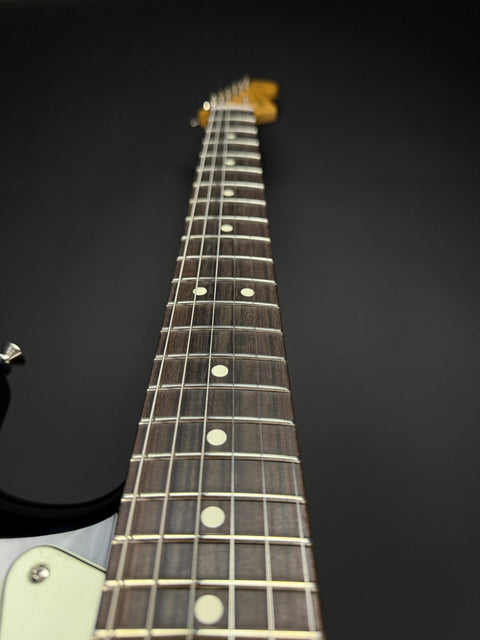 Fender Limited Edition American Professional Classic Stratocaster Featuring the Fender Silent System - 3-Color Sunburst