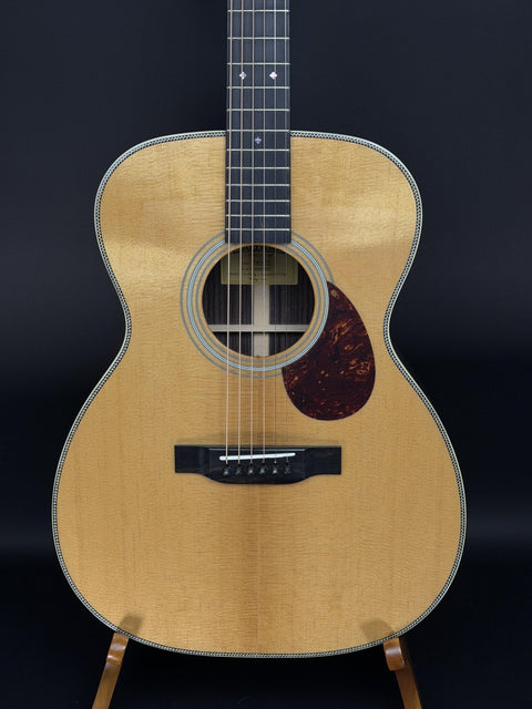 Eastman E8OM-TC Acoustic Guitar -