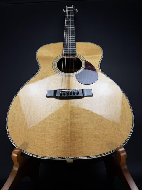 Eastman E8OM-TC Acoustic Guitar -