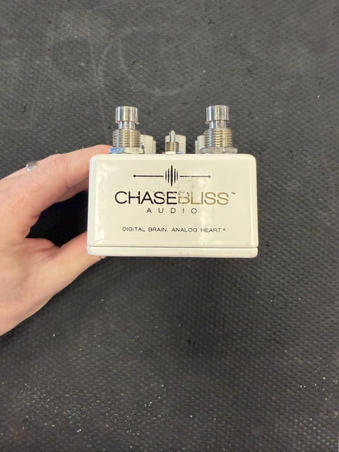Pre-Owned Chase Bliss Warped Vinyl MKII - White
