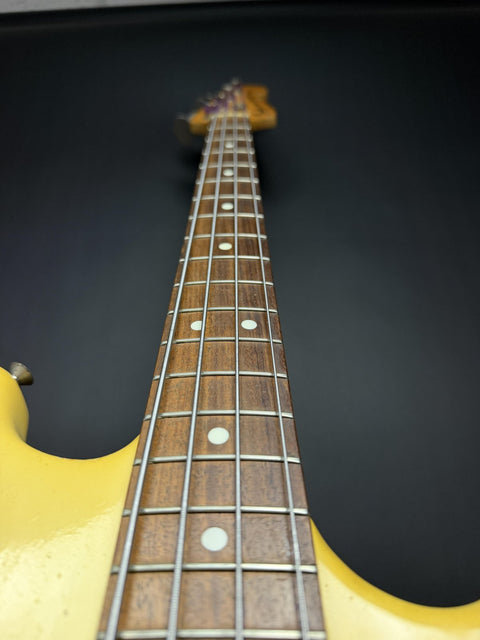 1978 Fender Musicmaster Bass - Olympic White