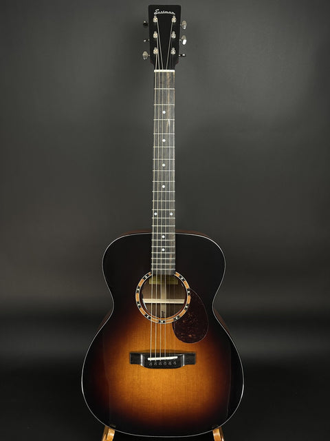 Eastman E2OM-DLX-SB -