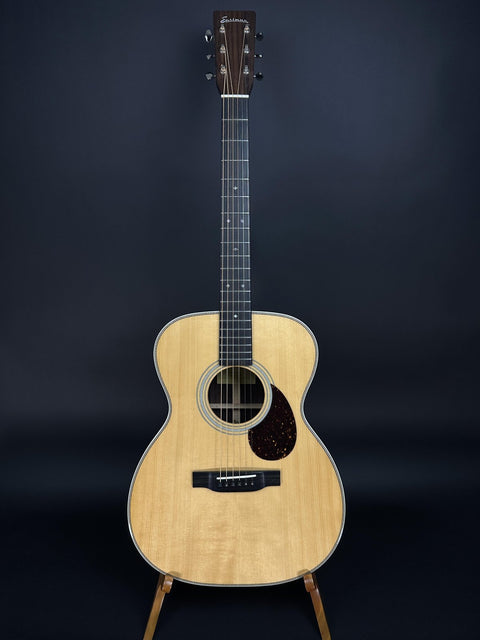 Eastman E8OM-TC Acoustic Guitar -