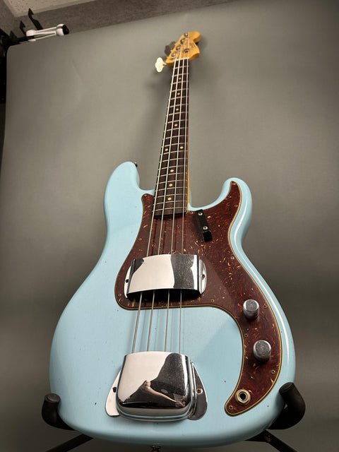 Fender Custom Shop 1963 Precision Bass - Aged Daphne Blue - 