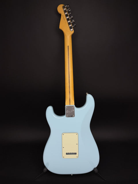 Fender Limited Edition American Professional Classic Stratocaster featuring the Fender Silent System - Daphne Blue -