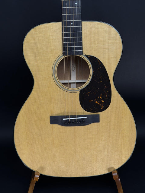 Martin 000-18 -