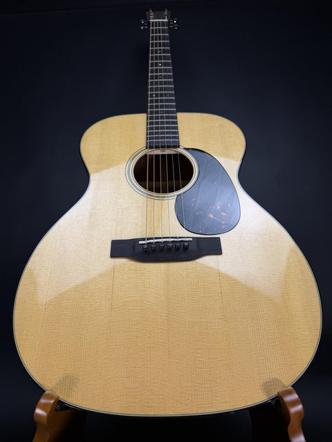 Martin 000-18 -