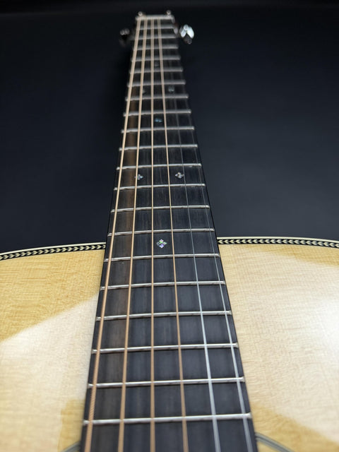 Martin OM-28 -