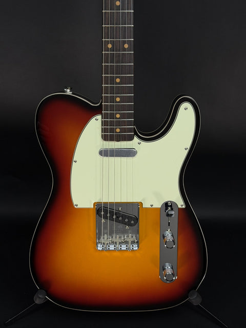 Fender Limited Edition Vintera III Early '60s Custom Telecaster - 3-Color Sunburst -