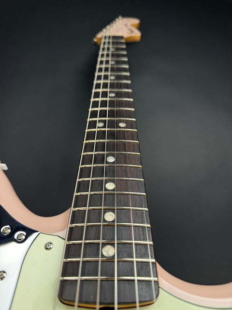 Fender Vintera III Mid '60s Jaguar - Shell Pink -