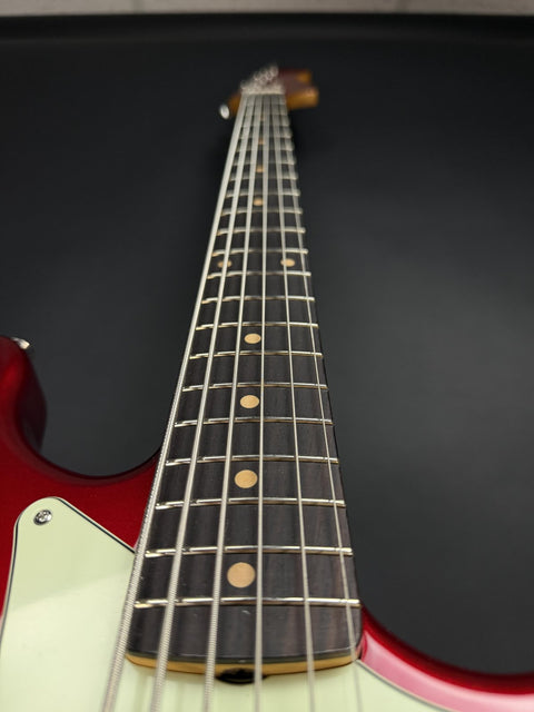 Fender Vintera III Early '60s Bass VI - Candy Apple Red -