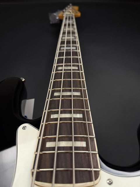 Fender Vintera III Early '70s Jazz Bass - Black -