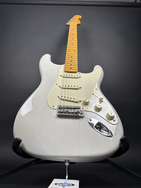 2011 Fender Eric Johnson Stratocaster - White Blonde -