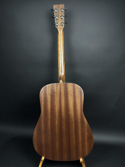 Martin D-15E -