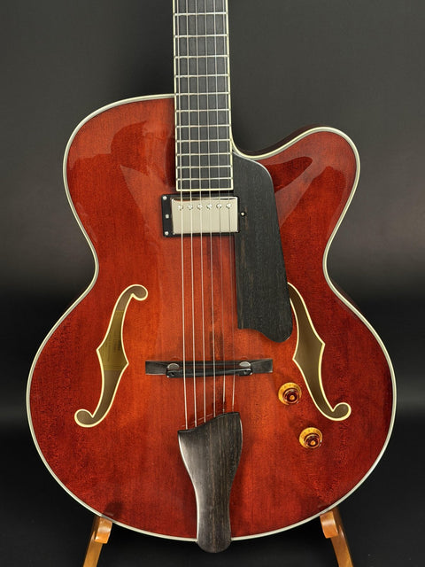 Eastman AR503CE Archtop Classic Finish -