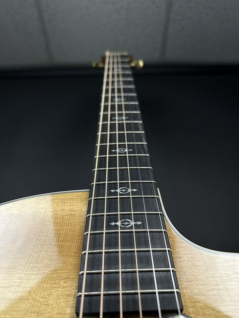 Taylor 214ce-K DLX -