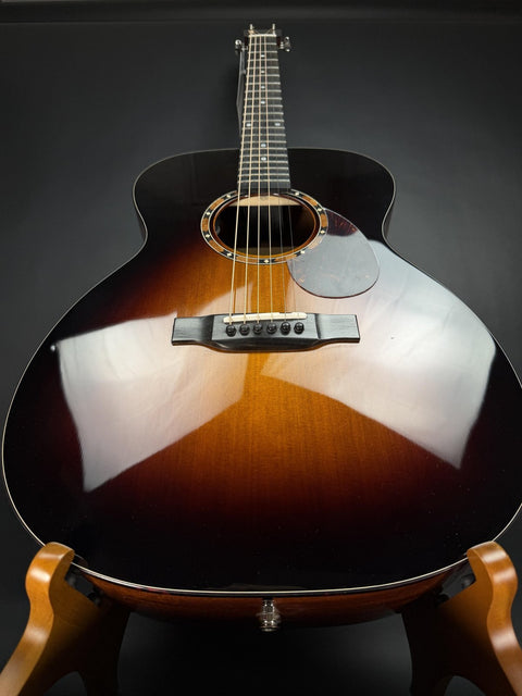 Eastman E2OM-DLX-SB -