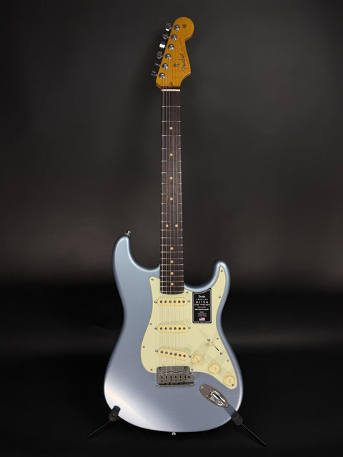 Fender Ultra Luxe Vintage '60s Stratocaster - Ice Blue Metallic -