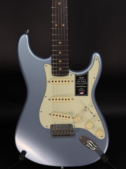 Fender Ultra Luxe Vintage '60s Stratocaster - Ice Blue Metallic -