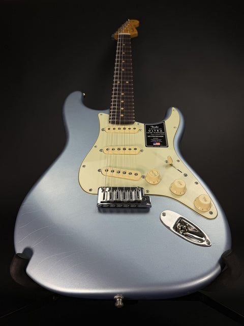 Fender Ultra Luxe Vintage '60s Stratocaster - Ice Blue Metallic -