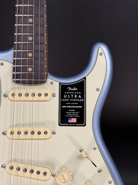 Fender Ultra Luxe Vintage '60s Stratocaster - Ice Blue Metallic -