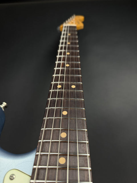 Fender Ultra Luxe Vintage '60s Stratocaster - Ice Blue Metallic -