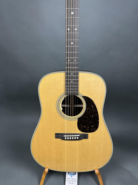 Martin D-28e Acoustic-Electric Guitar w/LR Baggs - 