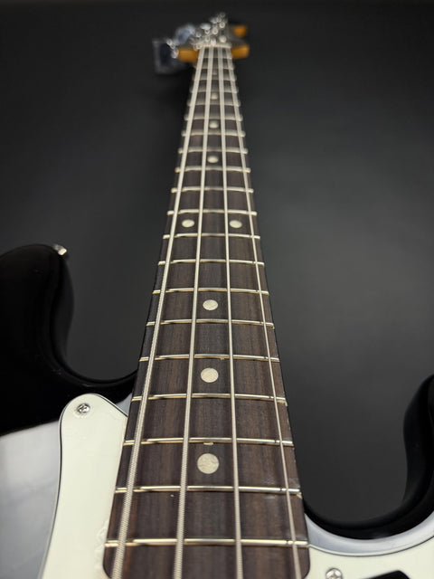 Fender Vintera III Late '60s Precision Bass - Black -