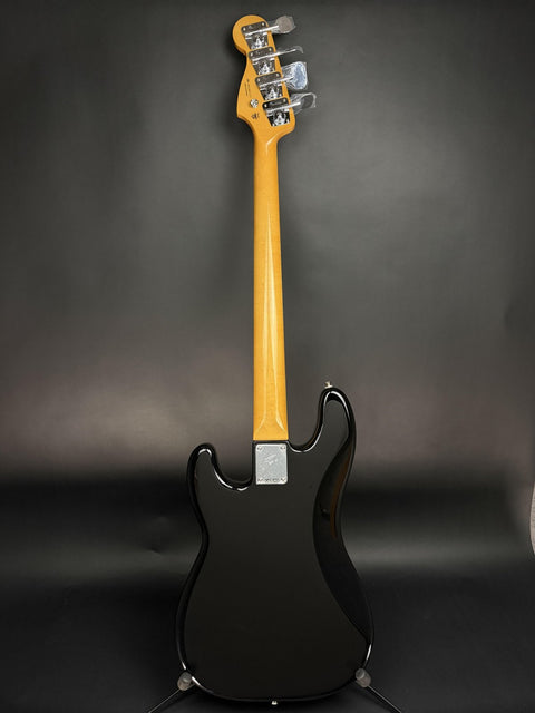 Fender Vintera III Late '60s Precision Bass - Black -