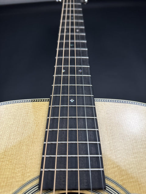 Martin HD-28 Natural