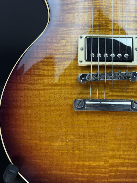 2011 Gibson Custom Guitar Center Exclusive Les Paul Custom Pro - Purple Edge Sunburst -