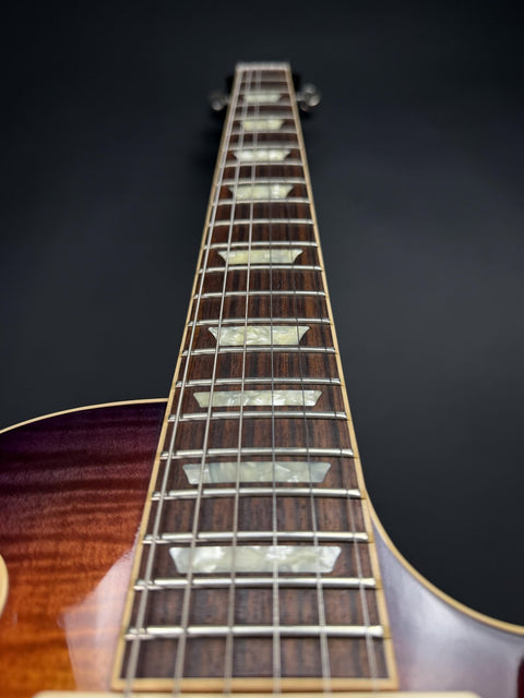 2011 Gibson Custom Guitar Center Exclusive Les Paul Custom Pro - Purple Edge Sunburst -