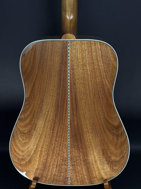 Gibson Custom Hummingbird Elegant Koa - Honey Burst