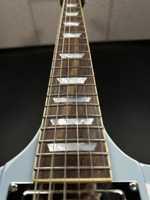 Epiphone Inspired By Gibson Custom 1963 Firebird V Reissue With Maestro Vibrola - Frost Blue -