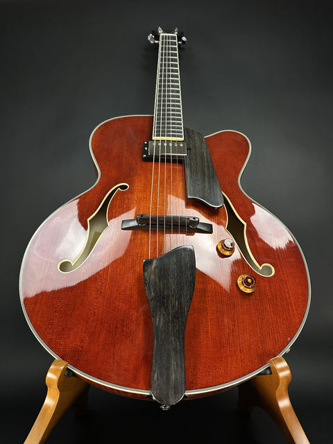 Eastman AR503CE Archtop Classic Finish -